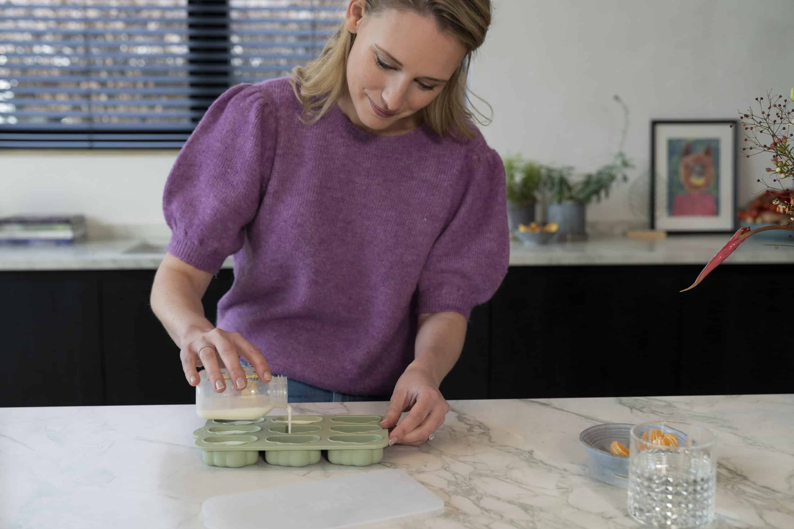 pour your breastmilk into the Yummy Tray and freeze the milk easily